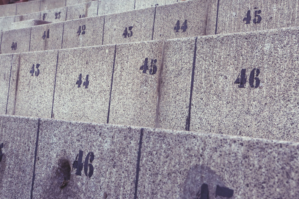 numbers-seat-concrete-seat